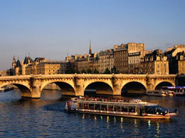 Best Paris tours: Seine river cruise