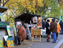 Bouquinistes on Seine River left bank quays