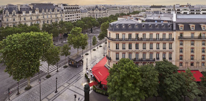 Fouquet's Paris overlooks Champs-Elysées