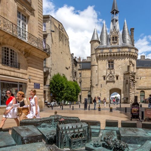 Discover the beautiful city of Bordeaux
