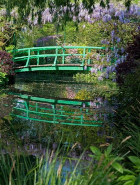 The Japanese bridge was designed by Claude Monet