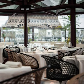 Les Ombres is right under the Eiffel Tower