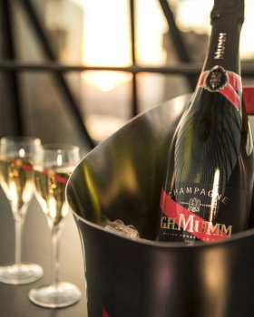Champagne Mumm