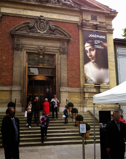 The entrance of Musée du Luxembourg is rue de Vaugirard