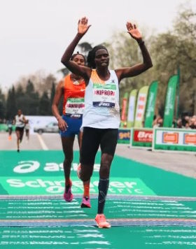 Helah Kiprop won women's title in 2023