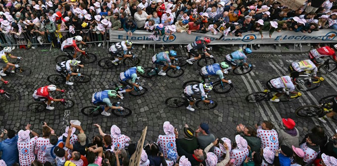 Tour de France 2025 went throught the streets of Montmartre