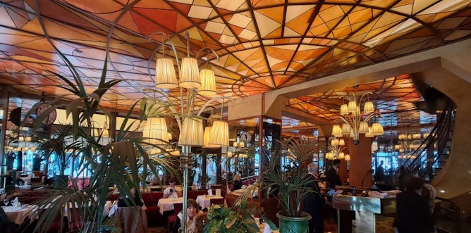 Le Zeyer, a brasserie in Paris